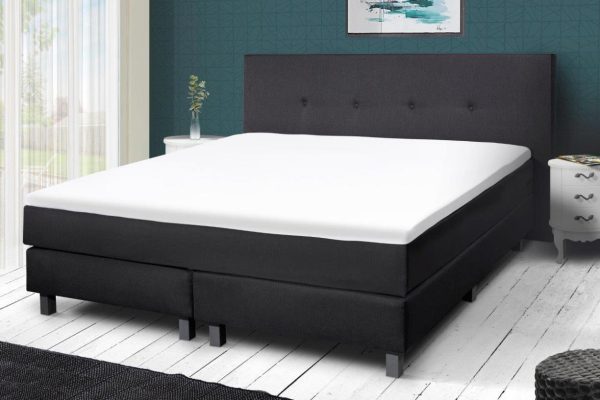 Topper hoeslaken wit opgemaakt voor- en bovenaanzicht