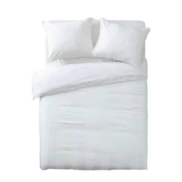 Wit satijnen dekbedovertrek